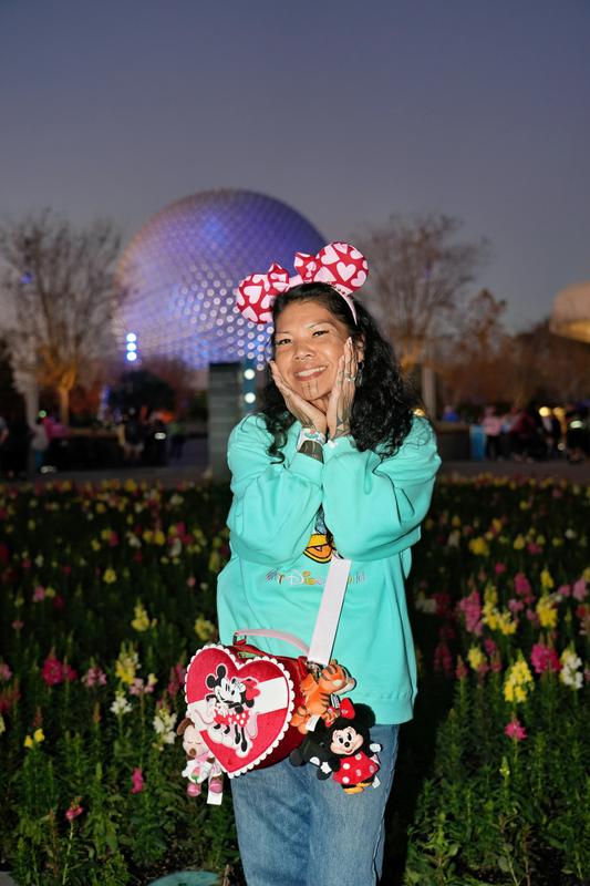 Loungefly Disney Mickey & Minnie Valentine display picture 1