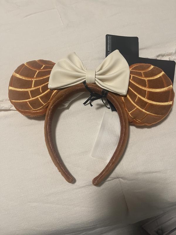 Loungefly Minnie Mouse Concha Ears — BoxLunch Exclusive  display picture 2