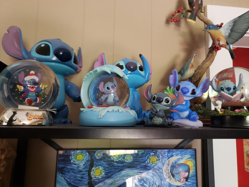 Disney Lilo & Stitch Present Stitch Snow Globe