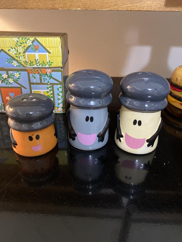 Nickelodeon, Dining, Blues Clues Mr Salt Mrs Pepper Paprika Shaker Set  Boxlunch