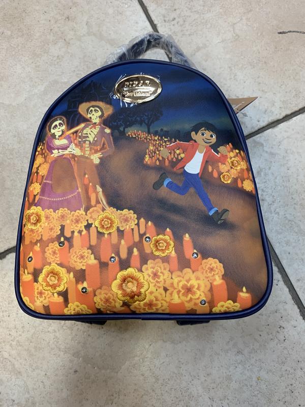 Our Universe Disney Pixar Coco Cemetery Light-Up Mini  display picture 2
