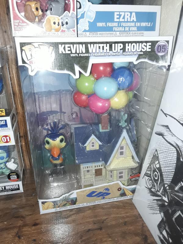 Funko POP Town KEVIN WITH UP HOUSE Disney Pixar 2019 NYCC LE Shared Sticker