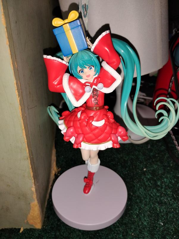 Sega Vocaloid Luminasta Hatsune Miku Figure (Christmas 2024 Ver