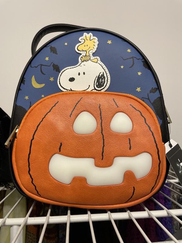 Peanuts Snoopy & store Woodstock The Great Pumpkin Convertible Light-Up Mini Backpack