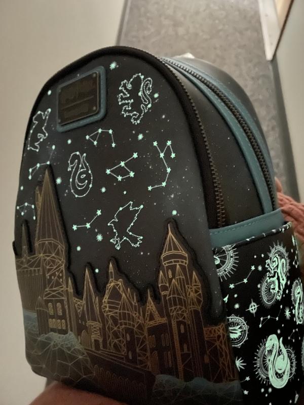 Loungefly ハリーポッター Hogwarts Castle 星空 バケットバッグ Loungefly Harry Potter Hogwarts Castle Constellations Glow