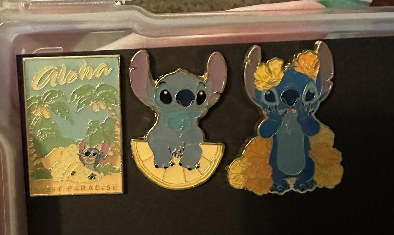 Stitch Book Ducklings BoxLunch Disney Pin - Disney Pins Blog