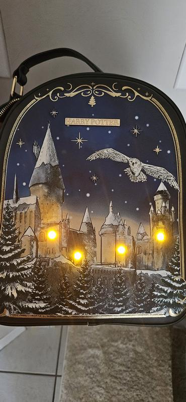 Harry Potter Snowy Hogwarts Scene Light-Up Mini Backpack  display picture 1