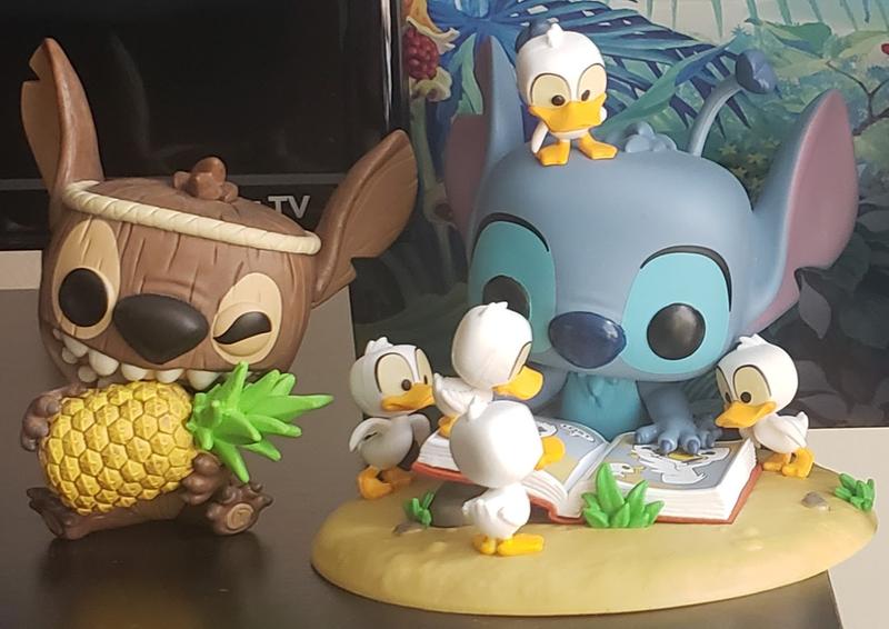 Funko Pop! Disney Lilo & Stitch Stitch with Ducks Vinyl Figure - BoxLunch  Exclusive