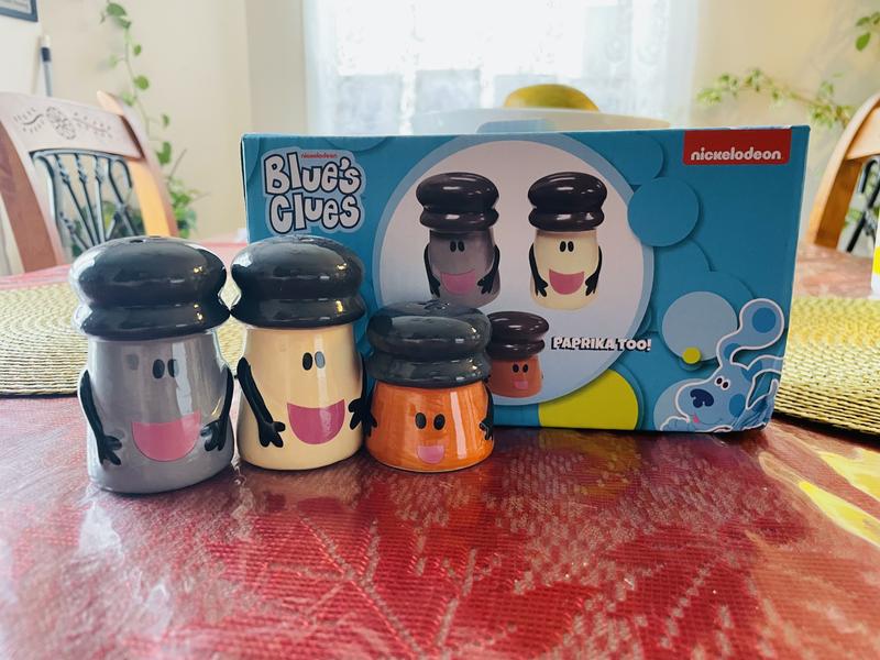 blues clues salt and pepper shakers/ Battery Operated/music