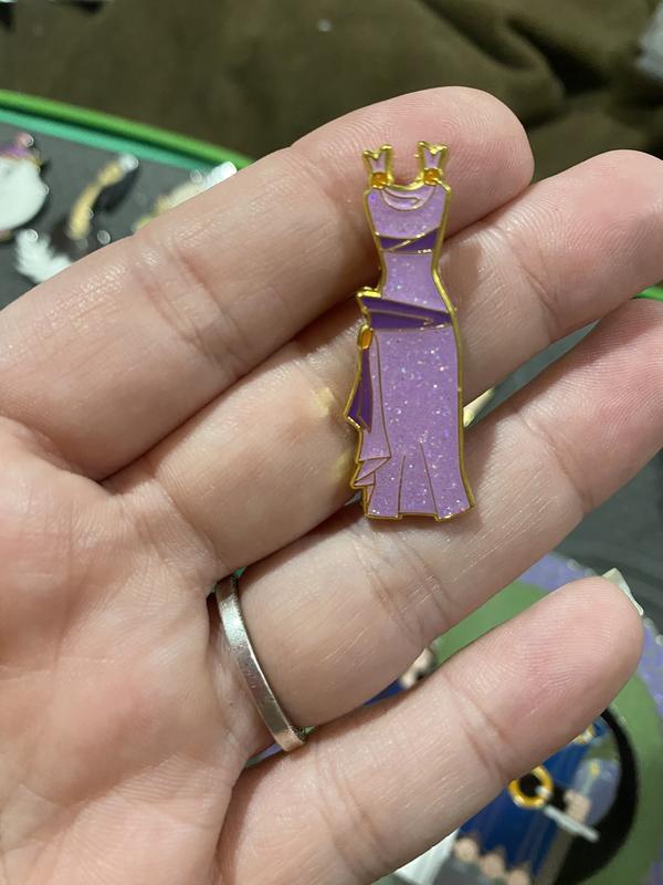 Box lunch princess dress pins hotsell