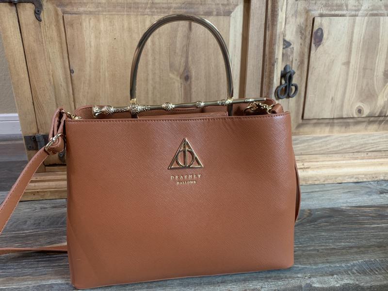  BoxLunch Loungefly Harry Potter Cognac Wand Bolso exclusivo,  Multi : Ropa, Zapatos y Joyería