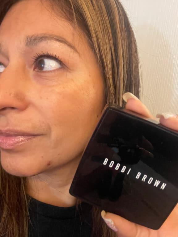 The only face makeup I am wearing here is this bronzer.