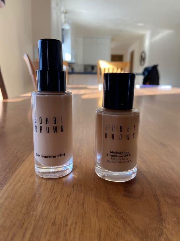 can see the color difference (same color name)