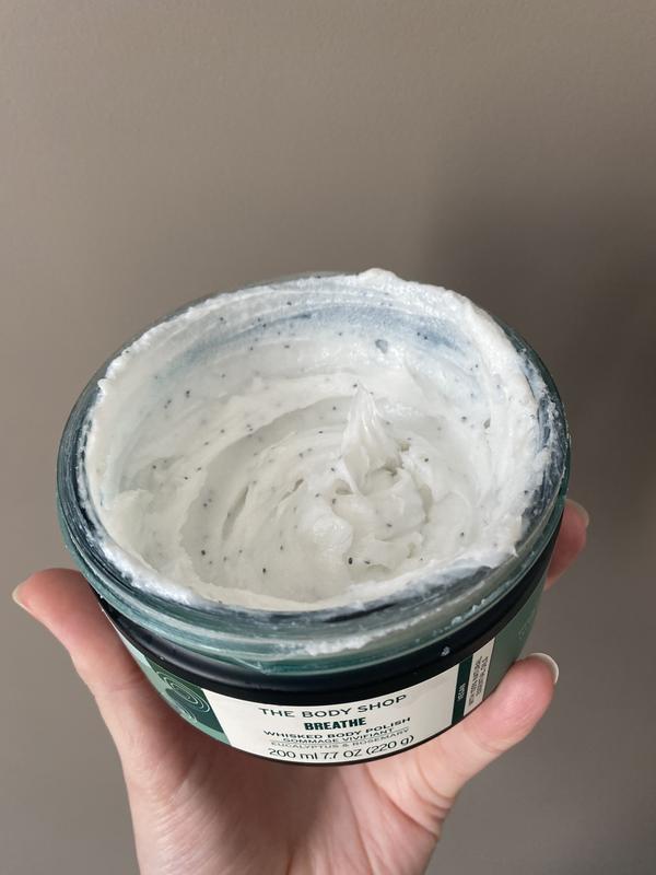 The texture of the body polish is creamy and velvety