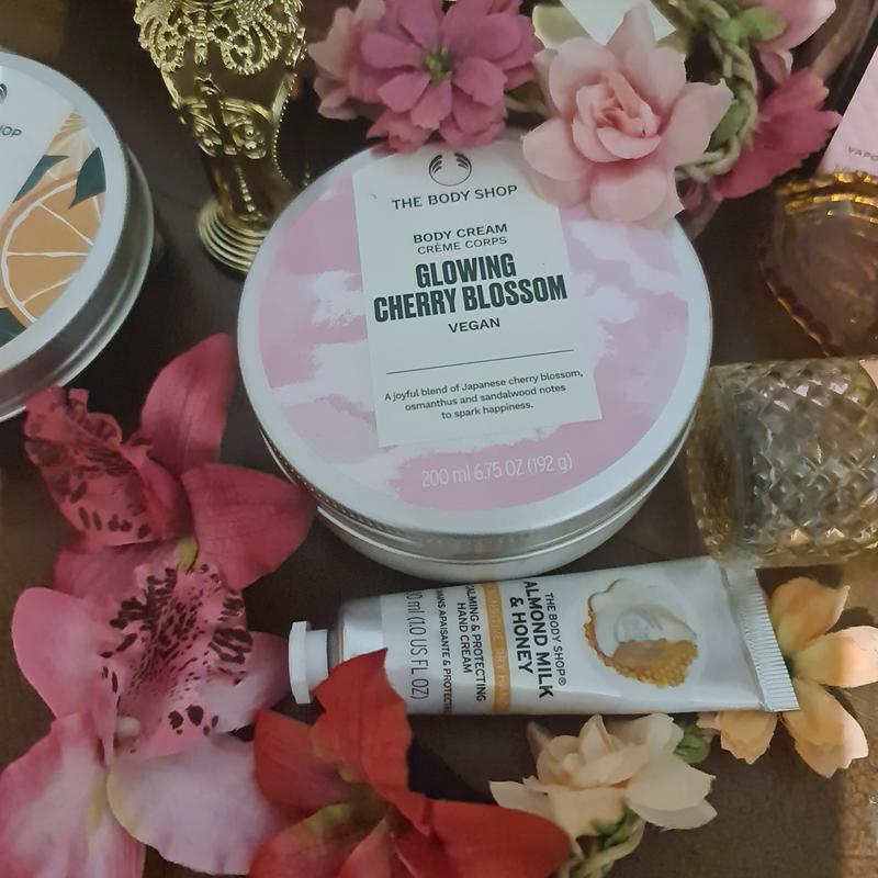 Glowing Cherry Blossom Body Cream 