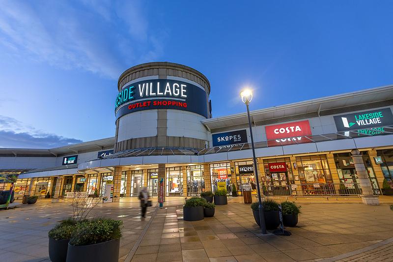 The outlet lakeside village