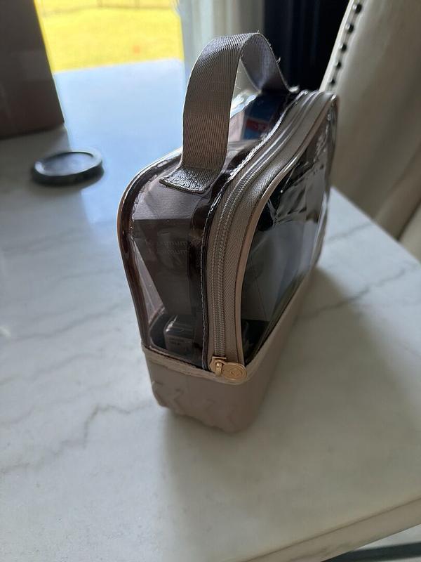 Customer carousel item 4.