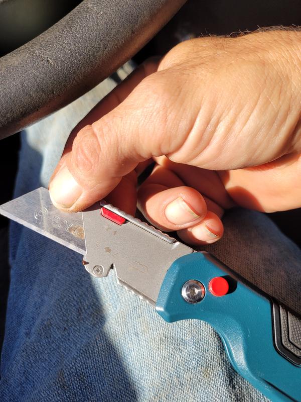 Bosch 0.5mm 2 -Blade Folding Retractable Utility Knife with