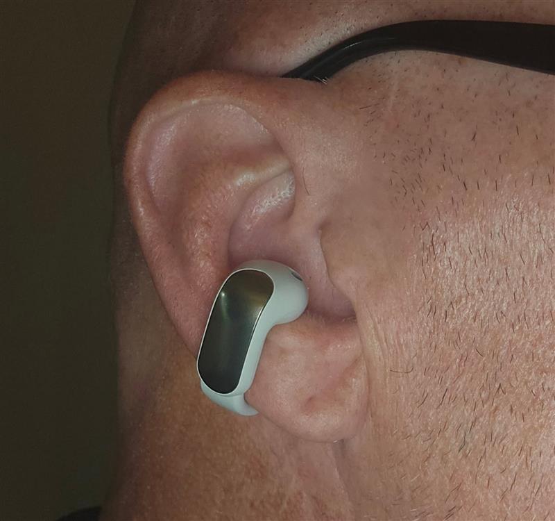 Shows how the "speaker" does not sit well into my ear, so volumes have to be played at max to hear well.