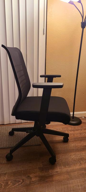 Thick seat, deep back curve for comfort