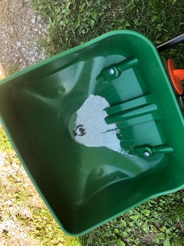 thoroughly applied the entire bag on an average sized lawn with just a little bit left over