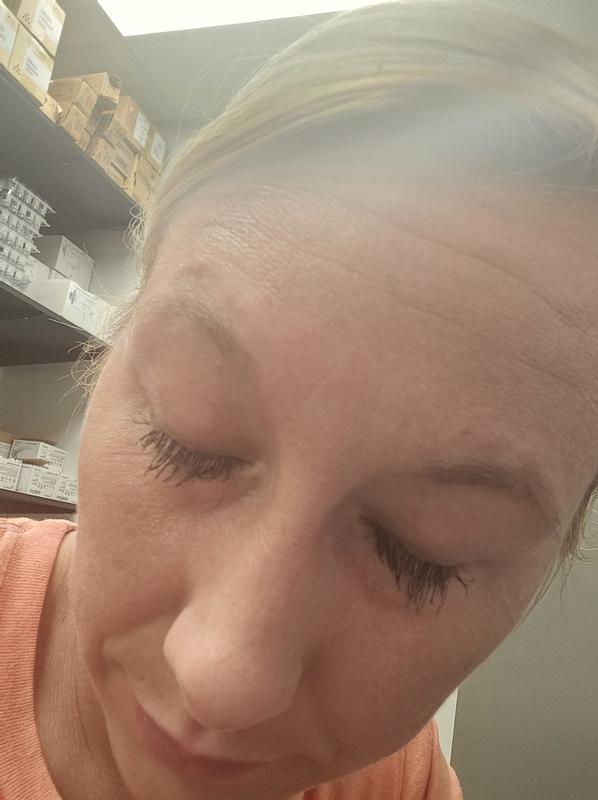 Customer photo for "Such a nice mascara. Feels"