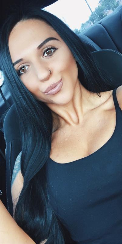 Customer photo for "The best lip plumper ever !"