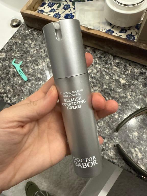 Good packaging and the pump provides the perfect amount.