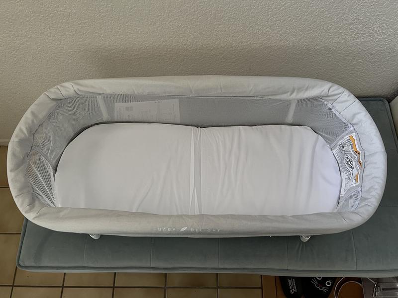 Blow shop up bassinet