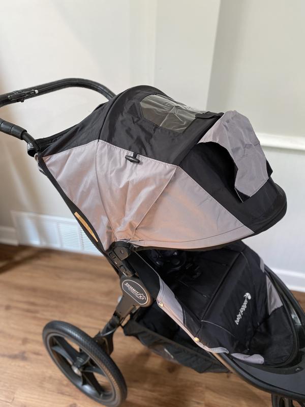 summit™ X3 jogging stroller