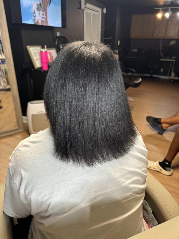 Customer photo for "Perfect mini iron for smooth roots, edges, and fla"