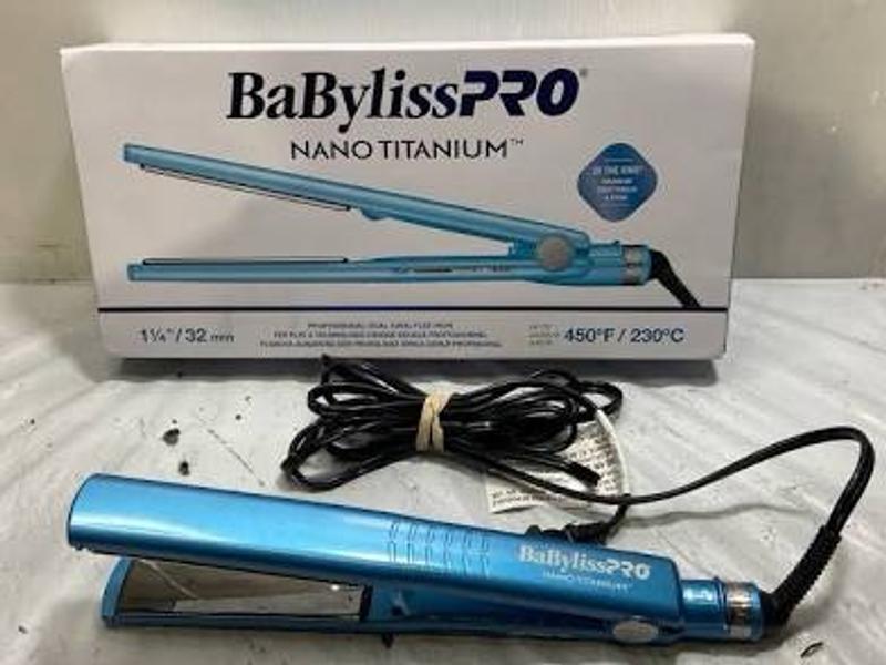 Plancha alisadora iónica ventilada de 1½ in BaBylissPRO Nano Titanium