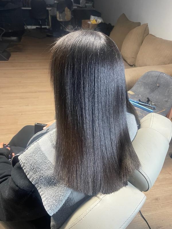 Customer photo for "Perfect mini iron for smooth roots, edges, and fla"
