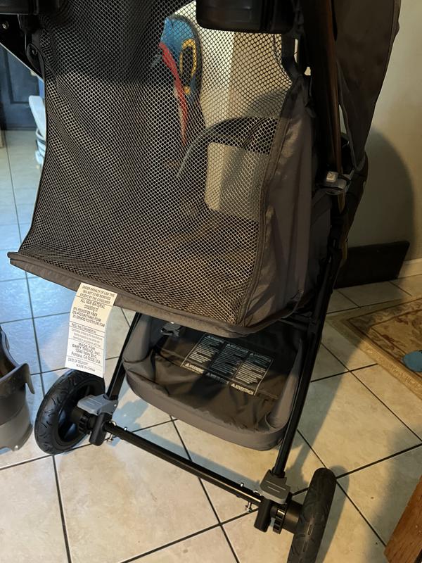 Convenient storage compartment and large mesh vent for air flow through the stroller