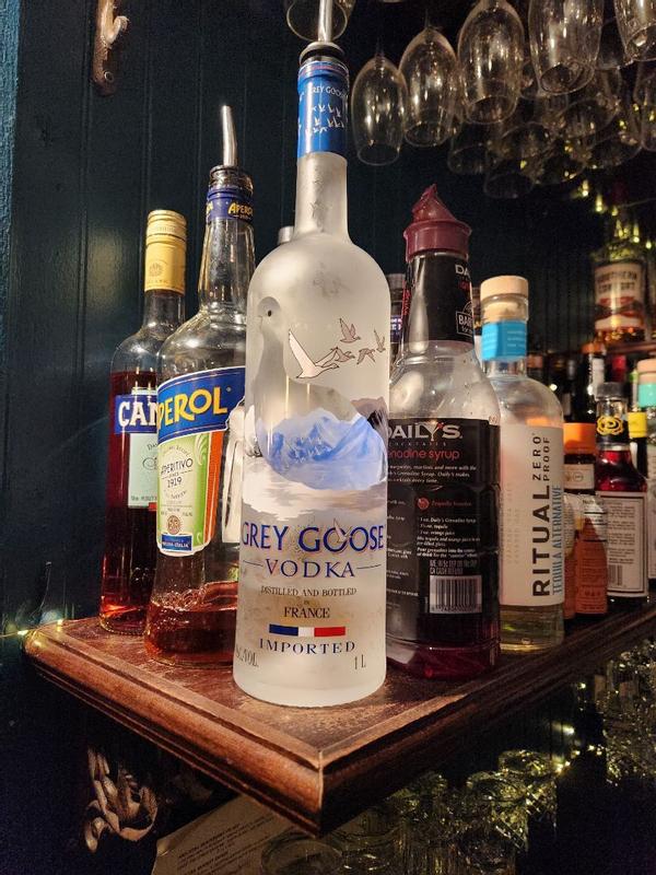 The Grey Goose - FAKE FAKE FAKE PLEASE DO NOT ADD THEM REPORT AND
