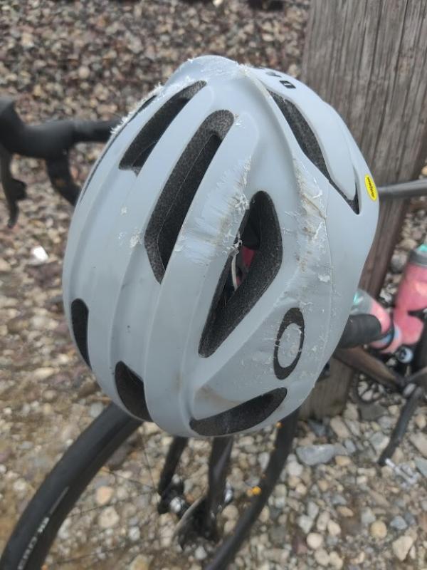 oakley aro3 bike helmet