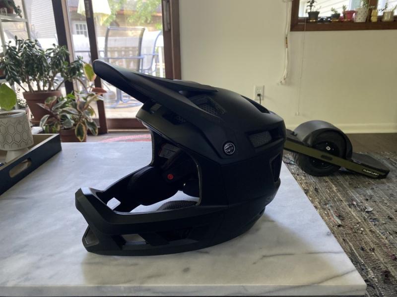Smith Mainline Mips Full-Face Helmet - Men Smith Mainline Mips Full-Face Helmet - Men