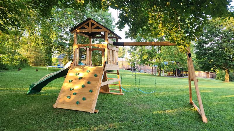 Endeavor II Swing Set with Wave Slide
