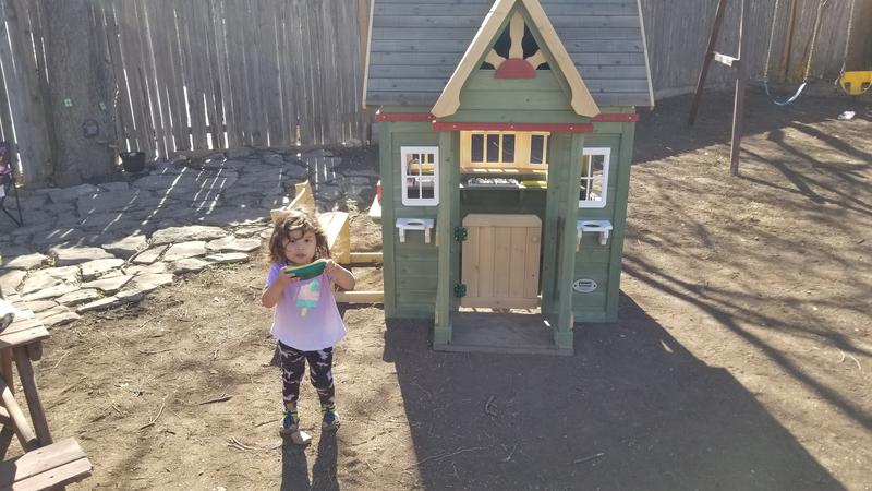 Backyard discovery victorian 2024 inn wooden playhouse