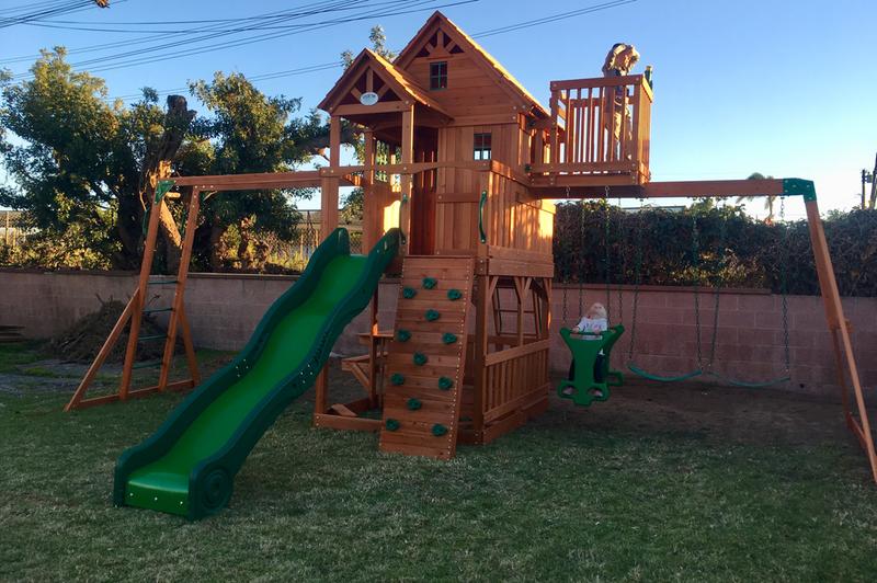 Backyard discovery skyfort ii residential best sale wood playset