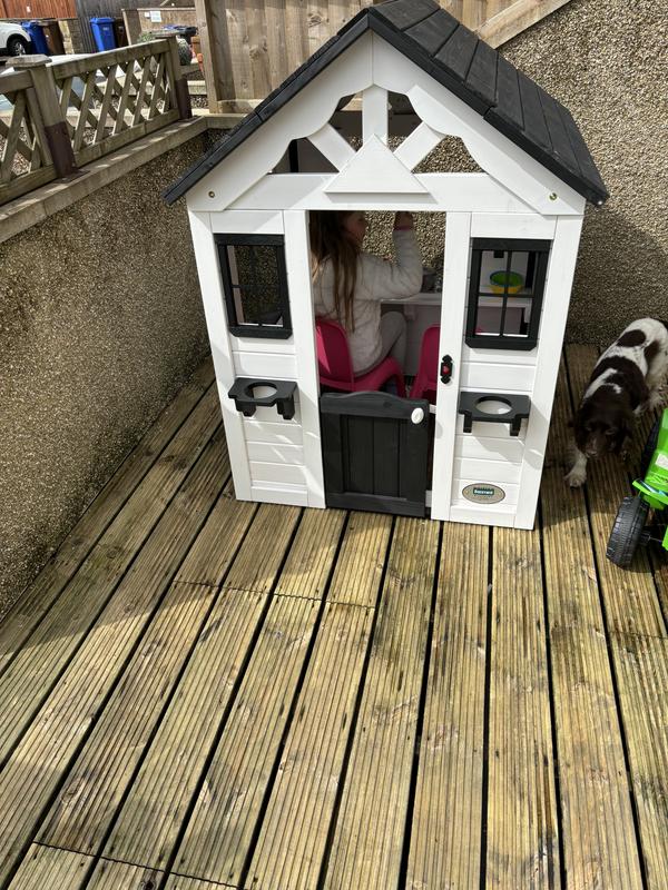 Cedar wood playhouse clearance