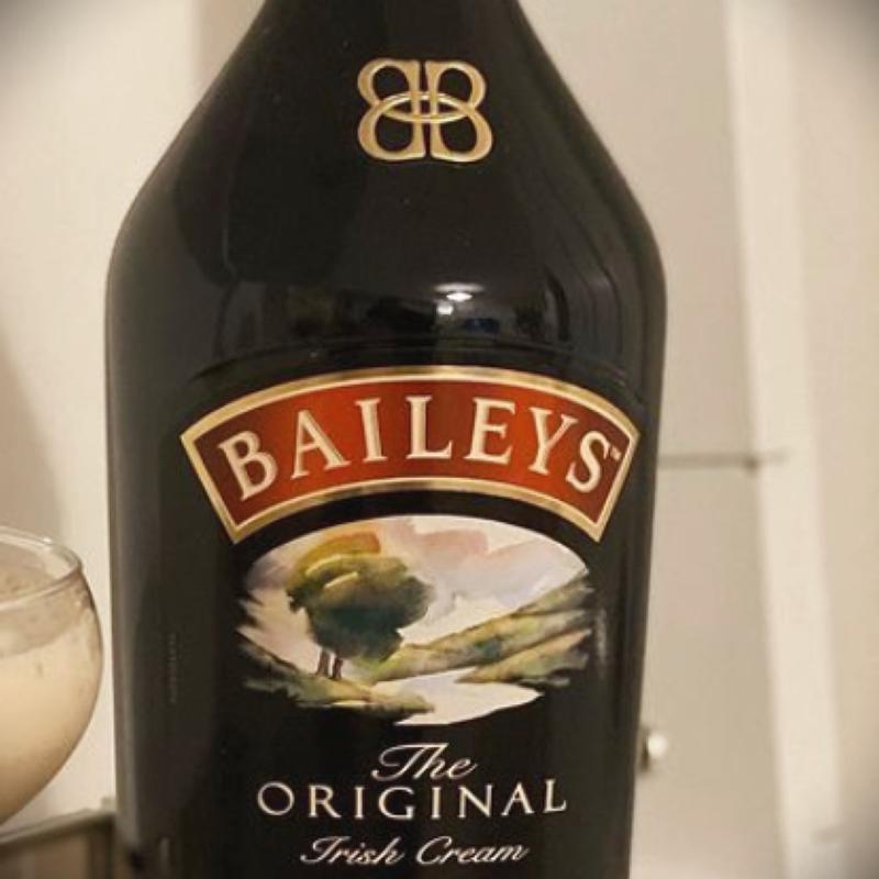 Baileys Original Irish Cream Liqueur Review 