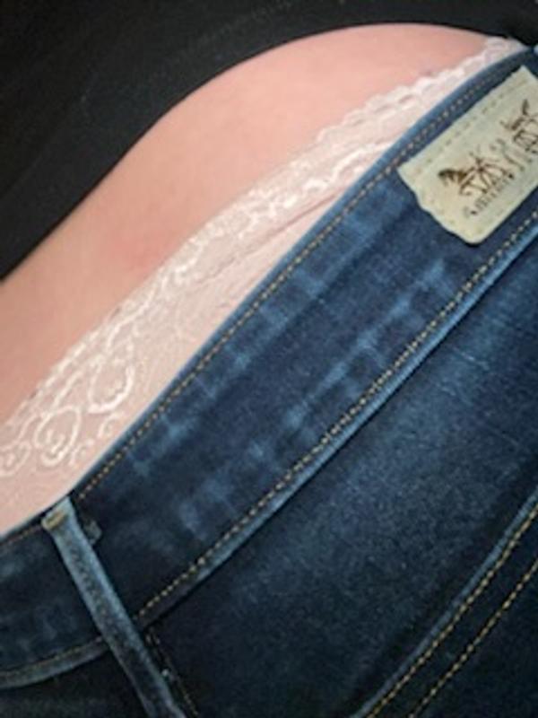 LOVE the lace when it peeks out❤️😍