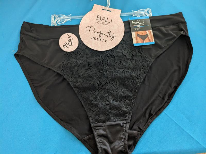 ONE SMOOTH U® Perfectly Pretty Lace Hi-Cut