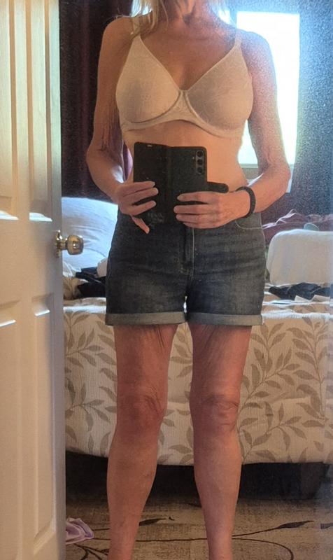 42DD. bra, typical 42DDD