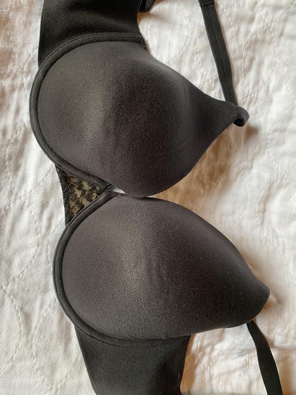 at 1-1/2" wide, that is a big back strap. nice lace detail in front