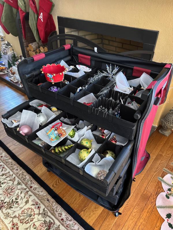 Deluxe Rolling Ornament Chest - Thumbnail 4