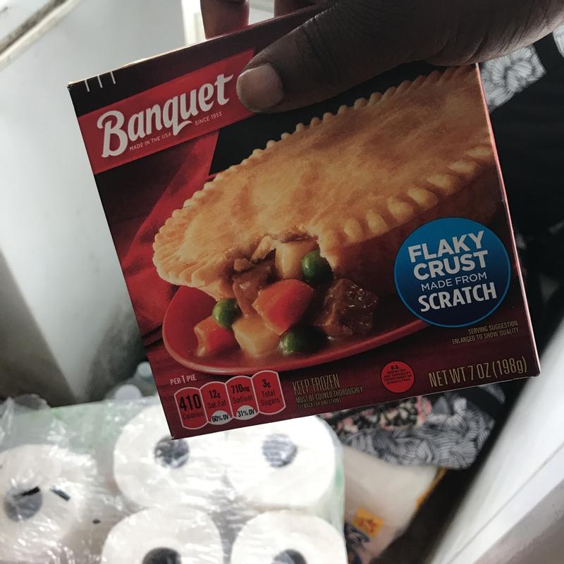 Banquet Salisbury Steak Deep Dish Frozen Pot Pie Meal, 7 oz - Kroger