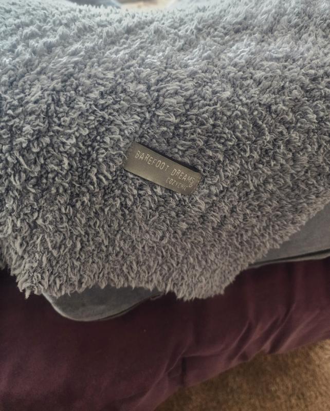 Customer photo for "This blanket is a DREAM! It's like a squishy marshallow."