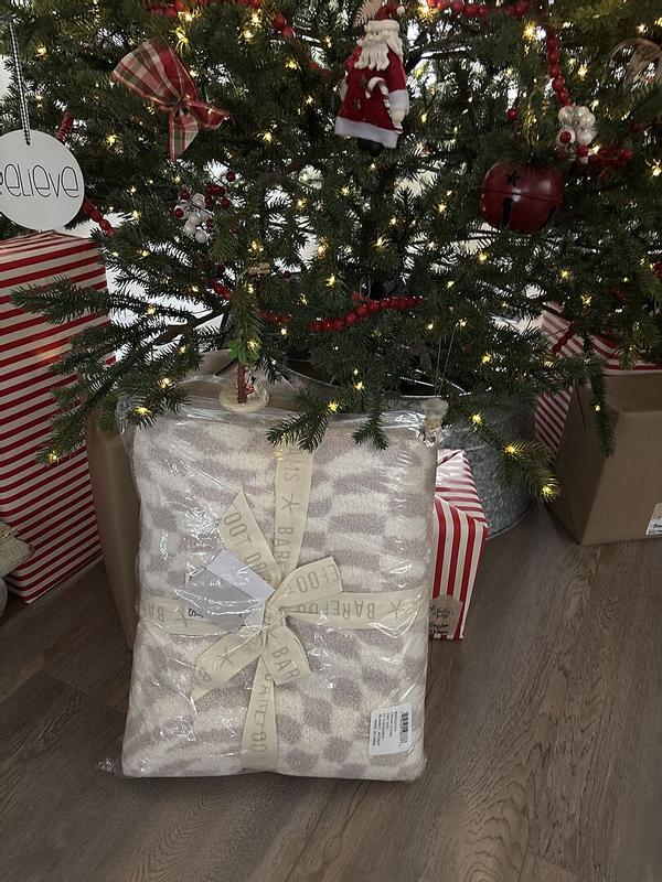 Customer photo for "Love everything Barefoot Dreams!"